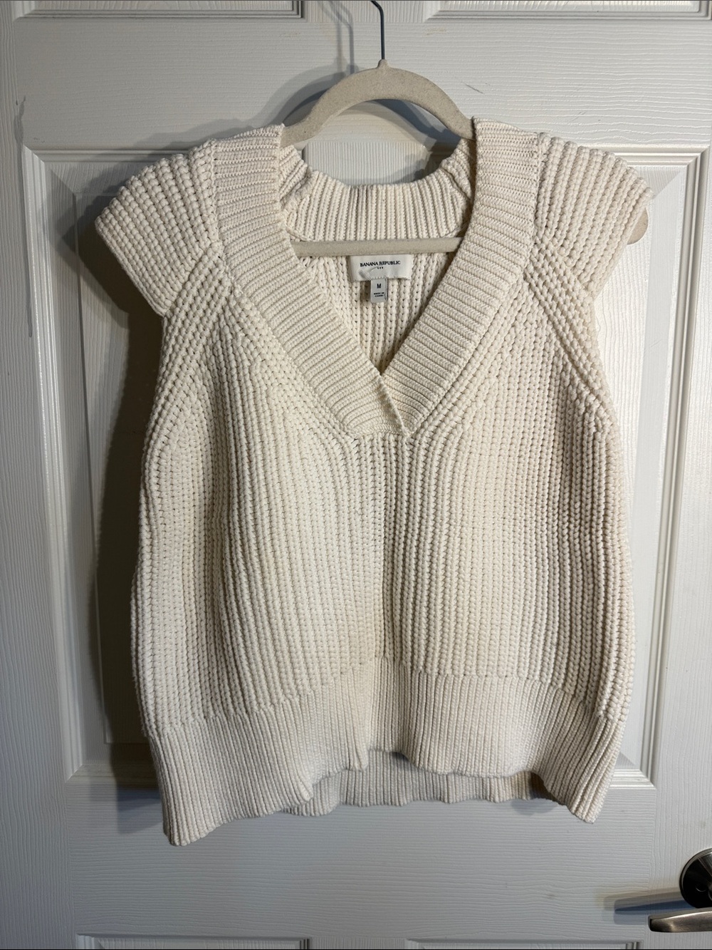 Banana Republic Ivory Ribbed Sleeveless V-Neck Sweater